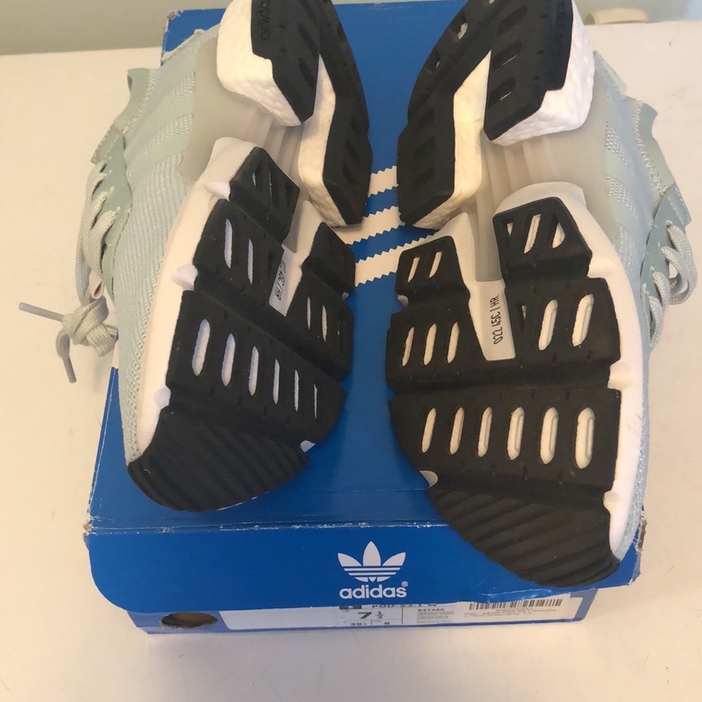 Adidas - Picture 3 of 4